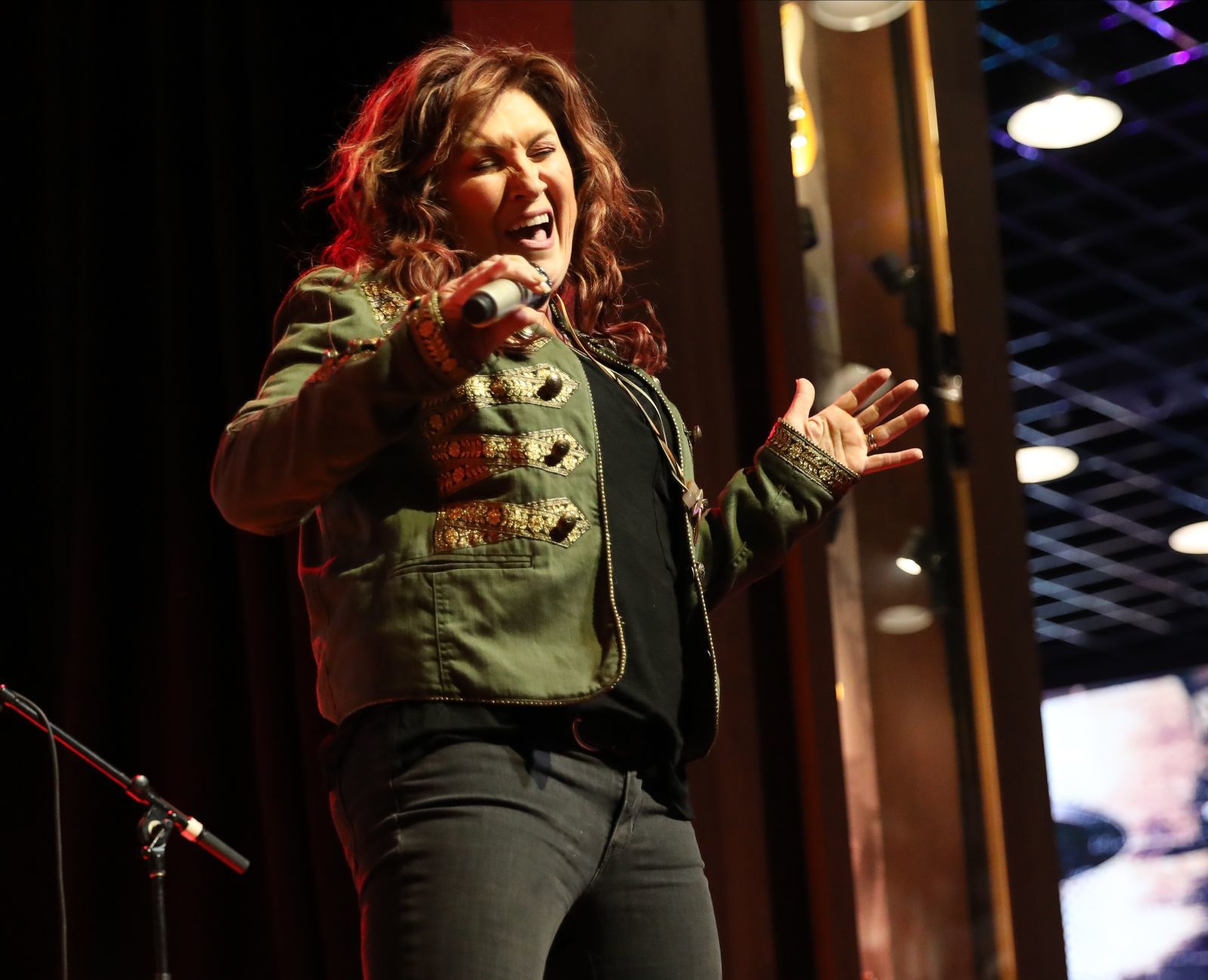 Jo Dee Messina